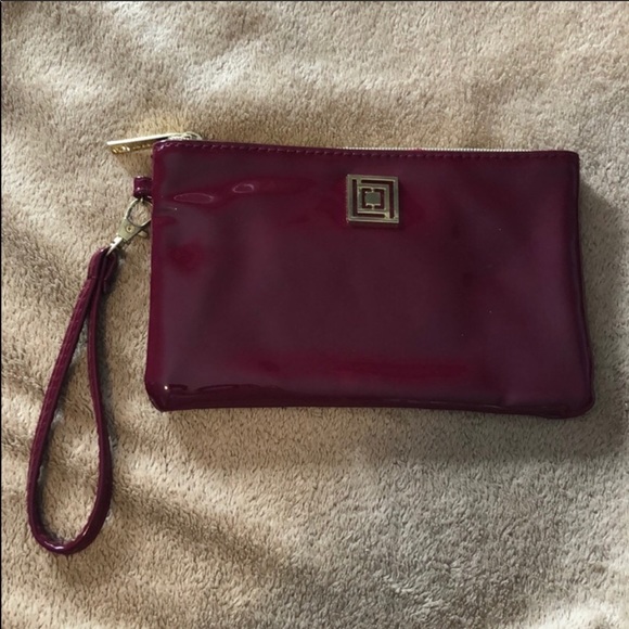 Phone Charging Wristlet - Picture 8 of 8